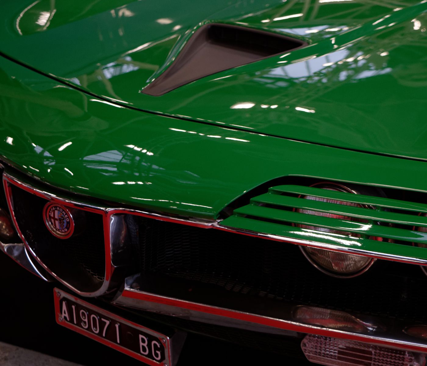 alfa romeo montreal